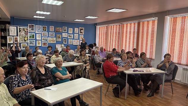 В Асино прошла интеллектуальная игра «Осторожно, Розы!»